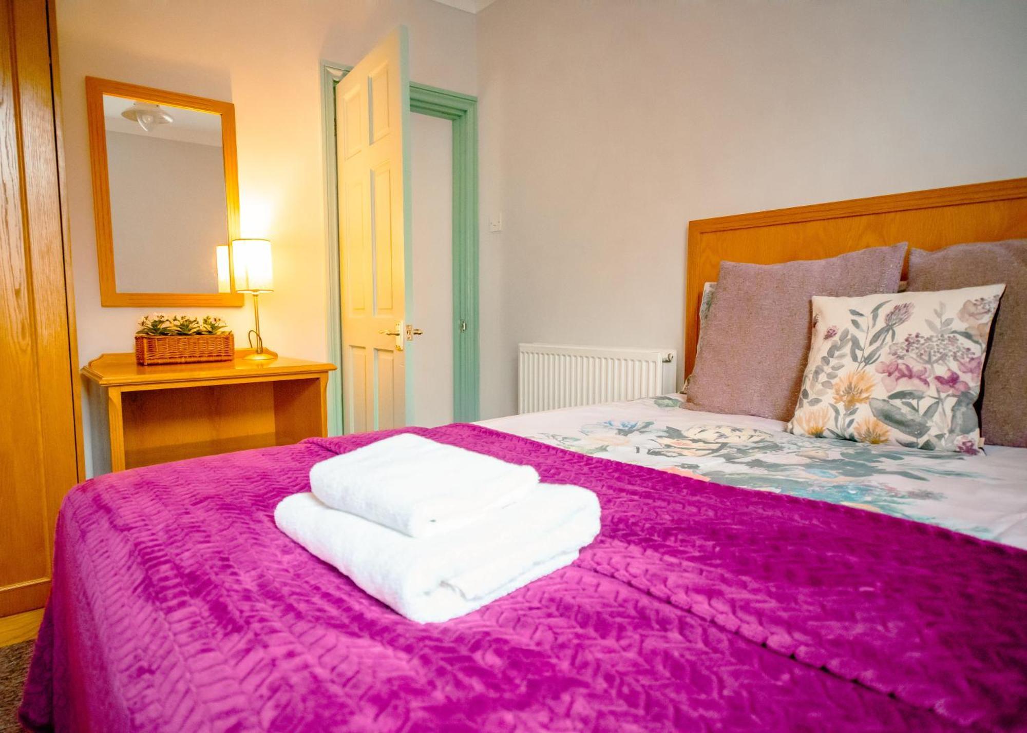 Purple Cloud Cottage Portsmouth Extérieur photo